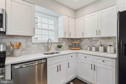 23 Nova Ct, Sewell, NJ 08080