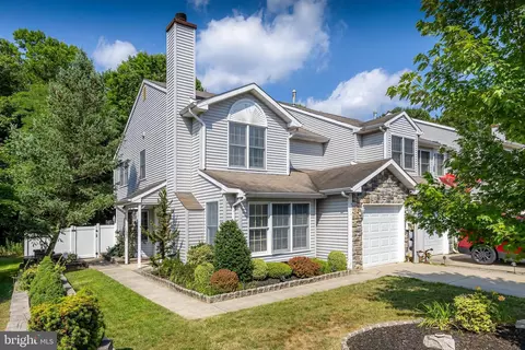 15 Barry Dr, Mantua, NJ 08051