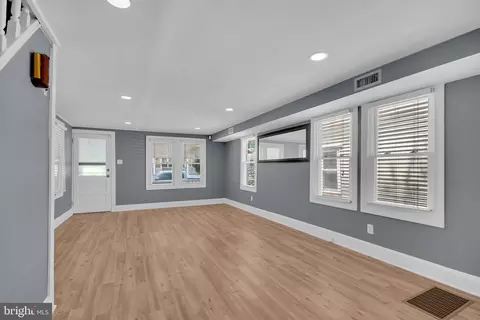 Living - 215 West Ave, Pitman, NJ 08071 photo 3 of 3