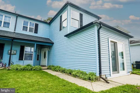 10 Galaxy Ct, Sewell, NJ 08080