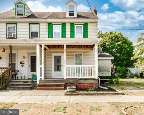 41 Main St, Bridgeport, NJ 08014