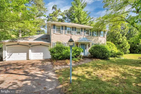 529 Cambridge Rd, Blackwood, NJ 08012