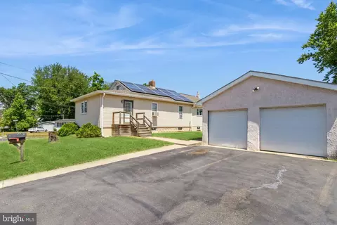 201 Florence Ave, Westville, NJ 08093