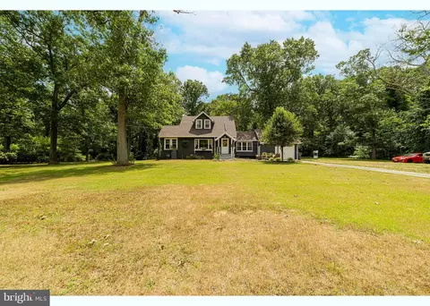 968 Strawberry Ave, Vineland, NJ 08360
