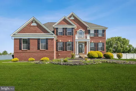 308 Rabbit Ct, Mullica Hill, NJ 08062