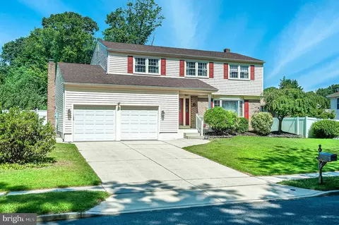 61 Country Club Rd, Turnersville, NJ 08012