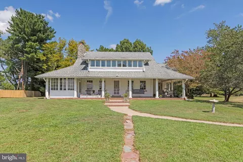 96 Ferry Rd, Bridgeport, NJ 08014