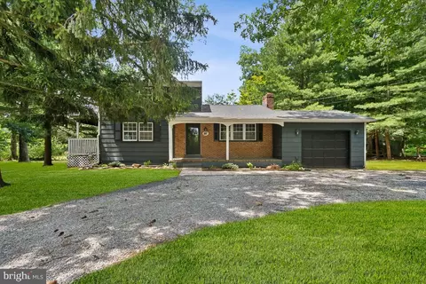 1817 Herbert Blvd, Williamstown, NJ 08094