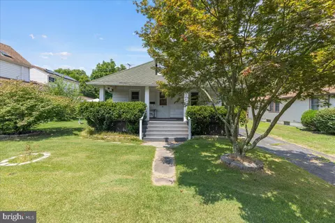 31 Walnut St, Williamstown, NJ 08094