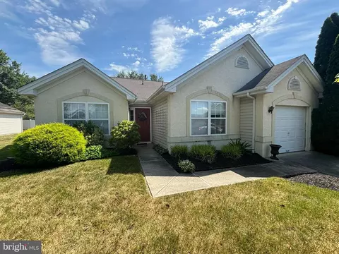114 Maple Leaf Cir, Sewell, NJ 08080