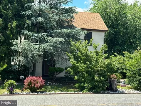 326 Ewan Rd, Mullica Hill, NJ 08062