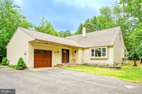 211 Bells Lake Rd, Blackwood, NJ 08012