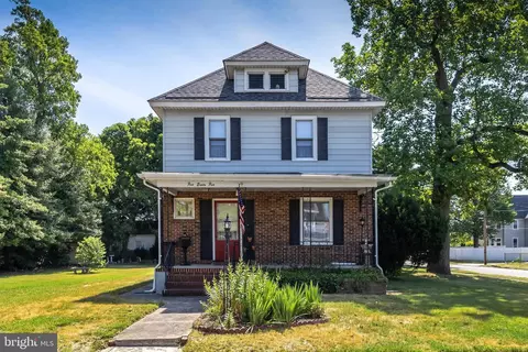 585 Billings Ave, Paulsboro, NJ 08066