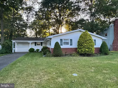 716 Mohawk St, Blackwood, NJ 08012