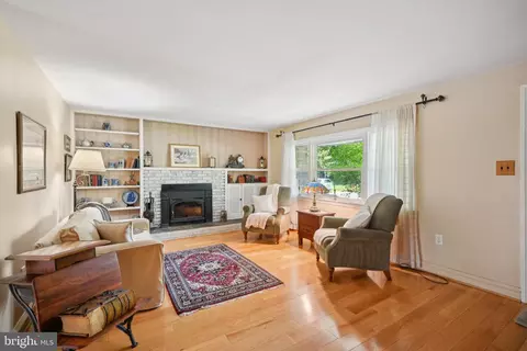Living - 210 Lakeside Ave, Pitman, NJ 08071 photo 2 of 2