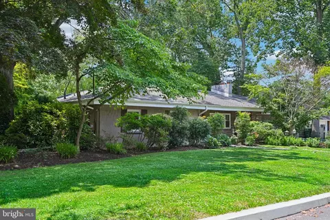 Exterior - 210 Lakeside Ave, Pitman, NJ 08071 photo 4 of 16