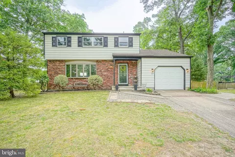 33 Gray Birch Rd, Blackwood, NJ 08012