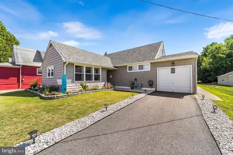 32 Rambo Ave, Gibbstown, NJ 08027
