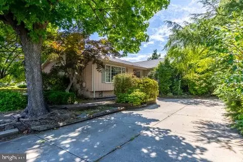 247 W Mercer Ave, Sewell, NJ 08080
