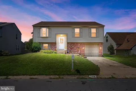128 Heidi Ln, Swedesboro, NJ 08085
