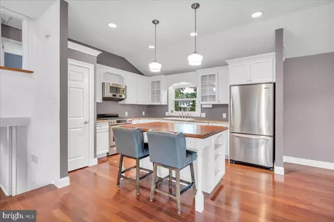 203 Dubois Rd, Glassboro, NJ 08028