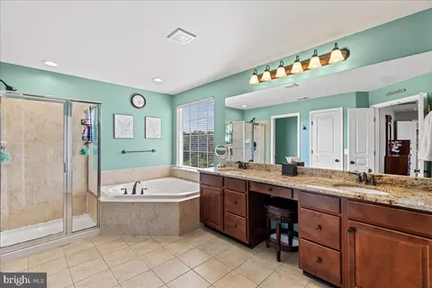 Bath - 239 Bartlett Dr, Mickleton, NJ 08056 photo 3 of 4