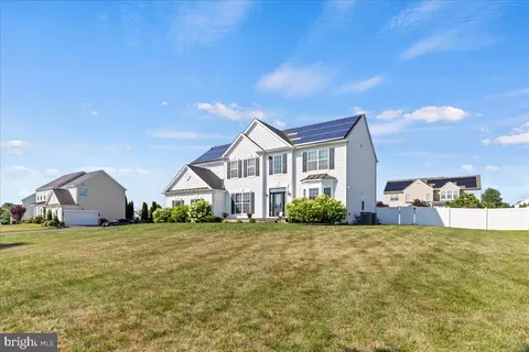 Exterior - 239 Bartlett Dr, Mickleton, NJ 08056 photo 2 of 4