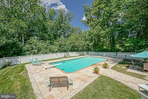 3 Oak Ct, Mickleton, NJ 08056