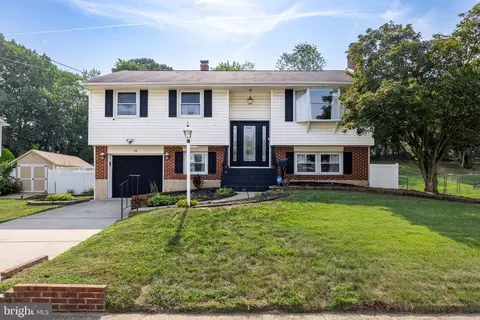15 Saint Regis Dr, Woodbury, NJ 08096