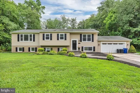 506 W Clayton Ave, Clayton, NJ 08312
