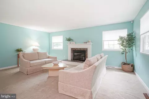 Living - 627 Boundary Rd, Pitman, NJ 08071 photo 3 of 3