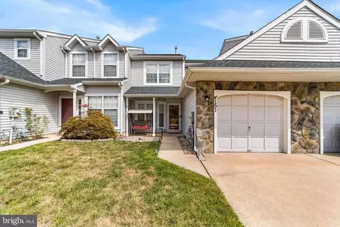 151 Kerry Lynn Ct, Williamstown, NJ 08094