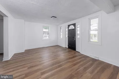 Living - 438 West Ave, Pitman, NJ 08071 photo 1 of 4