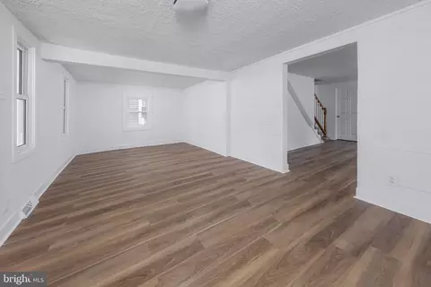 Living - 438 West Ave, Pitman, NJ 08071 photo 2 of 4