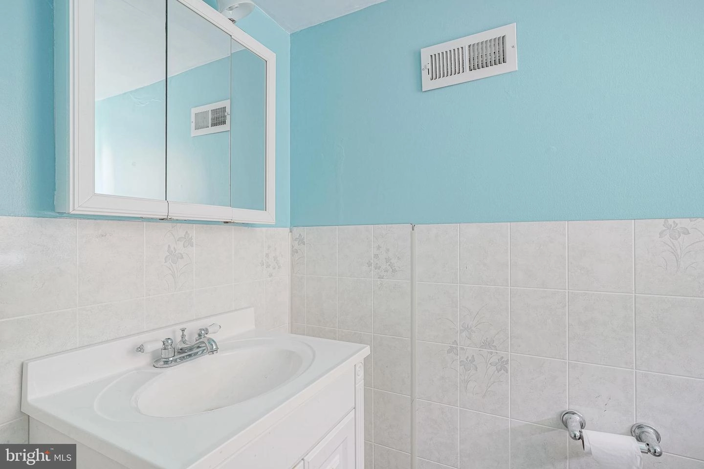 Bath - 101 Harmony Rd, Mickleton, NJ 08056 photo 1 of 1