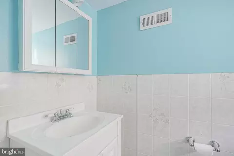 Bath - 101 Harmony Rd, Mickleton, NJ 08056 photo 1 of 1