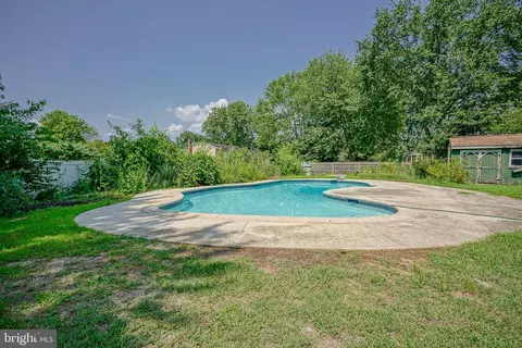 Exterior - 101 Harmony Rd, Mickleton, NJ 08056 photo 2 of 6