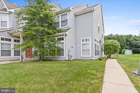 832 Thoreau Ln, Williamstown, NJ 08094