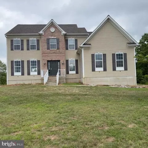 2 Dunlin Ct, Swedesboro, NJ 08085