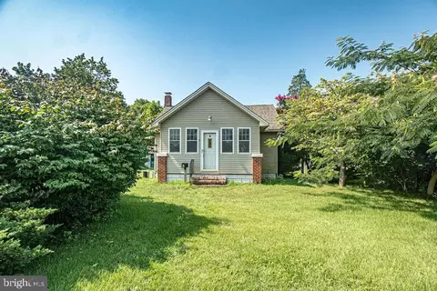 9 Filbert St, Williamstown, NJ 08094