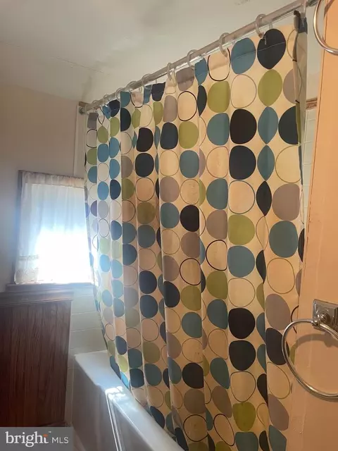 Bath - 136 5th Ave, Pitman, NJ 08071 photo 2 of 2