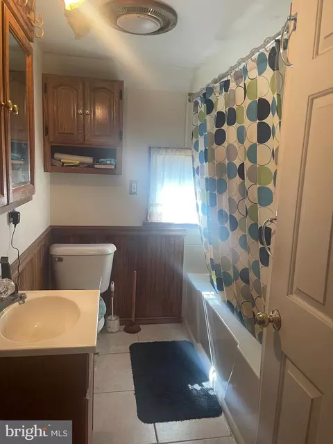 Bath - 136 5th Ave, Pitman, NJ 08071 photo 1 of 2