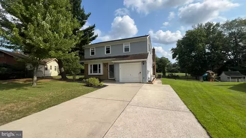 76 Abbington Ln, Sewell, NJ 08080