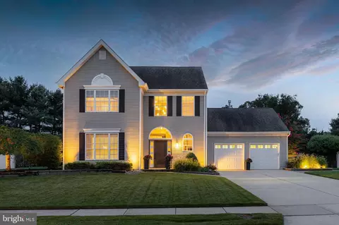 304 Pickwick Dr, Williamstown, NJ 08094