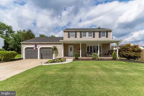 4 Polaris Ct, Blackwood, NJ 08012