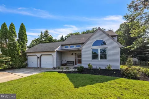 37 Deerfield Cir, Sewell, NJ 08080