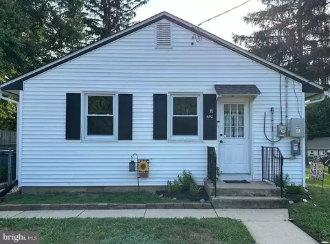 690 N New St, Clayton, NJ 08312
