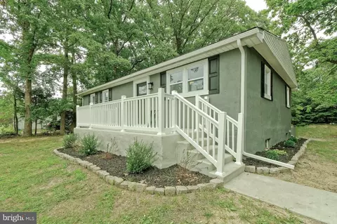 808 E Malaga Rd, Williamstown, NJ 08094