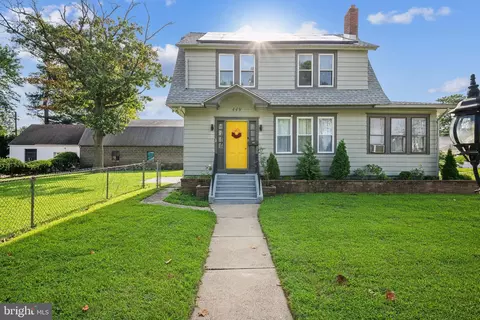 449 Beacon Ave, Paulsboro, NJ 08066