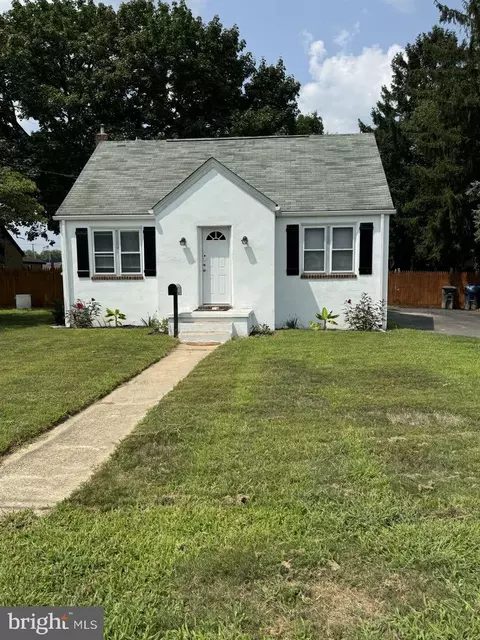 319 Pine St, Williamstown, NJ 08094